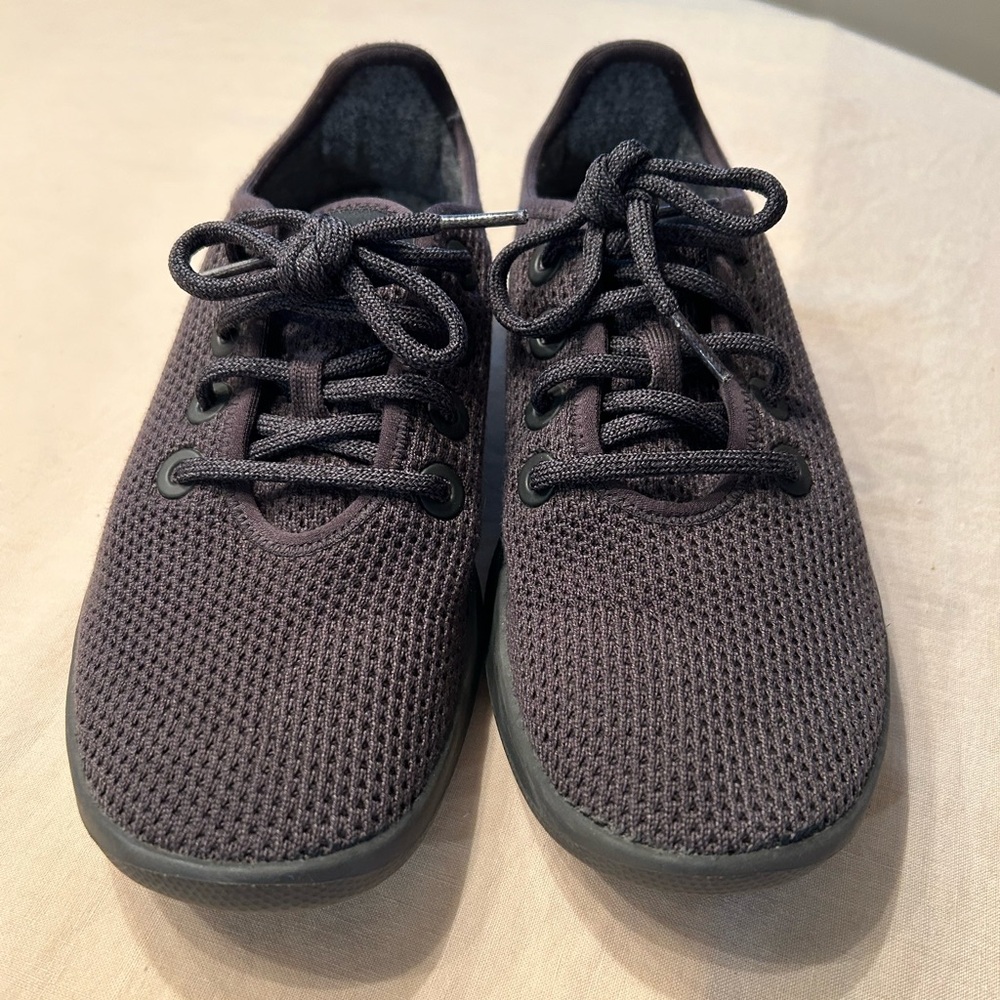 Women’s allbirds tree runners size 7